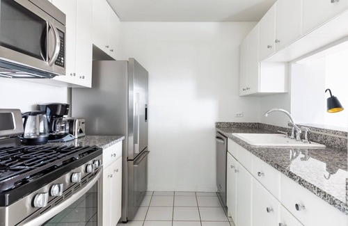 Union Square Apartment | Sleek Union Square 1BR w/Gym, Doorman, across from Park, by Blueground