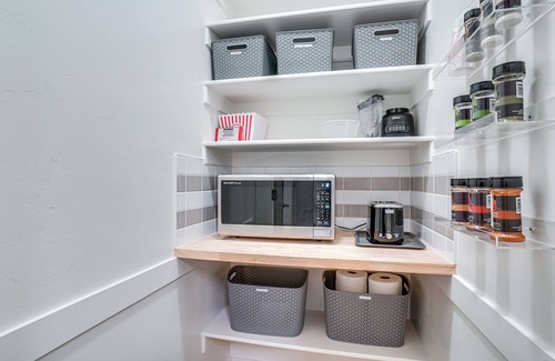 Vineyard Apartment | Sleek Vineyard Condo w/Access to Community Pools