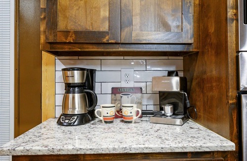 Broken Bow Cabin | Sleep 34! 7BR in 2 CABINS! Pool table, bocce, pets