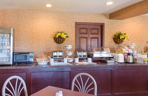 Acme Hotel | Sleep Inn & Suites Bay View Acme - Travers City