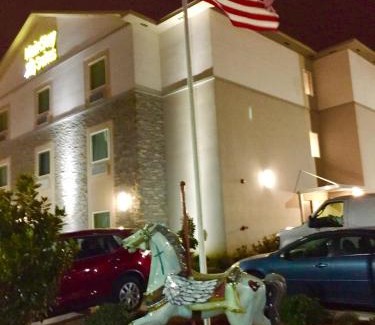 Meridian Hotel | Sleep Inn & Suites Meridian - Bonita Lakes