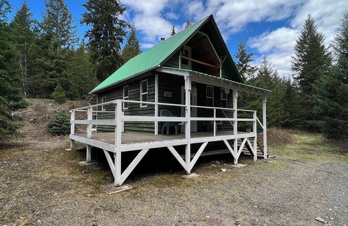 Okanagan-Similkameen Cabin | Sleeping Around Cabin!