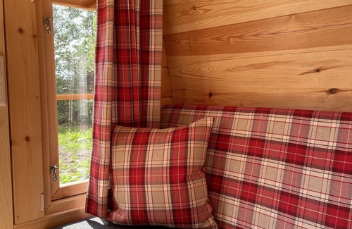 Oeverdiek RV Rental | Sleeping barrel at Timmi Lake