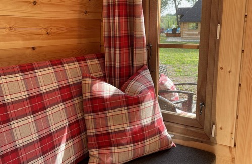 Oeverdiek RV Rental | Sleeping barrel at Timmi Lake