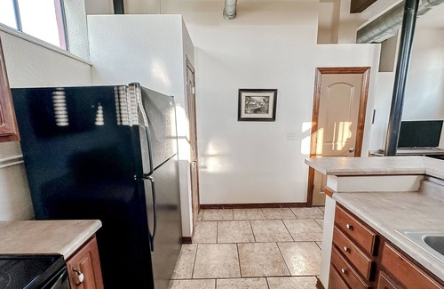 Springfield Apartment | Sleepover: Ideal 2BD/1BA Condo Downtown Springfield