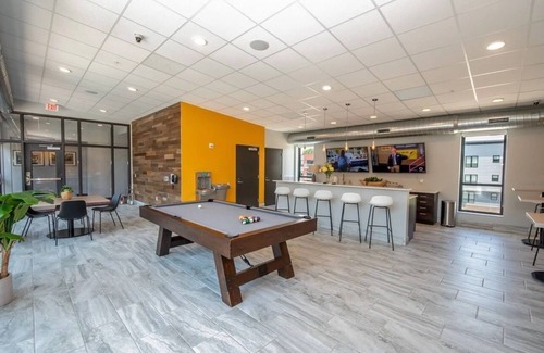 Downtown Des Moines Apartment | Sleepover: Prime 1BD/1BA - Downtown Des Moines