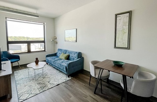 West Des Moines Apartment | Sleepover: Superior 1BD/1BA + High Ceilings - Des Moines