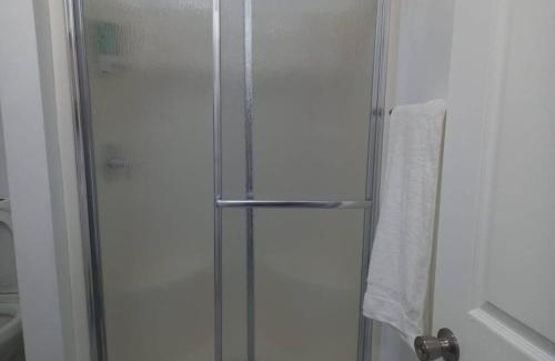 Fellowship House | Sleeps 10 - 4BR - 2BA - 2 King 4 Twin - Near - WEC Silver Springs Zipline