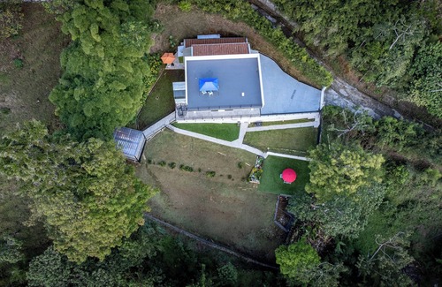 El Poblado Villa | Sleeps 11 - 9 beds, Starlink Wi-Fi, dual BBQs, plus optional chef, transport