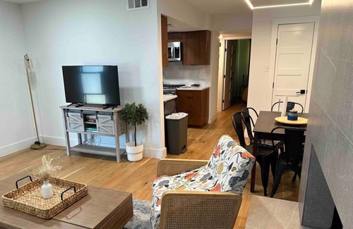 McNeil House | Sleeps 12, Fast Wi-Fi, EV Charger, Remote Worker