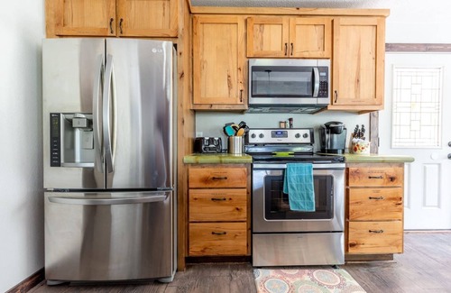 Cassville House | Sleeps 16-Marina, Pool, Roaring River & Table Rock