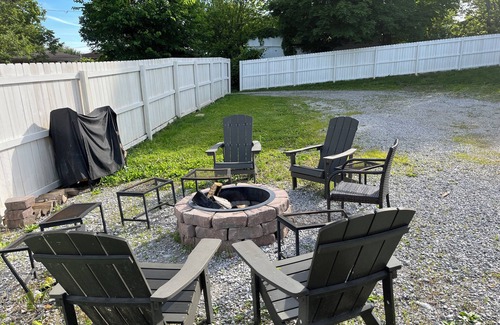 Williamstown House | Sleeps 16 Victorian~ 4 minutes to The Ark Encounter