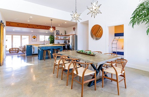Dripping Springs House | Sleeps 18, Football Fave, Pool, Hot Tub, 2 Fire Pits