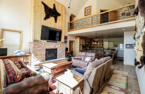 Brian Head Cabin | Sleeps 18- Together in the Mountains! Game Room Included