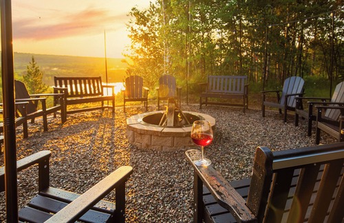Embarrass Cabin | Sleeps 20-Lake Views-Ski-Golf-Game Room-Arcades-Sauna-Jacuzzi-Playground-Firepit