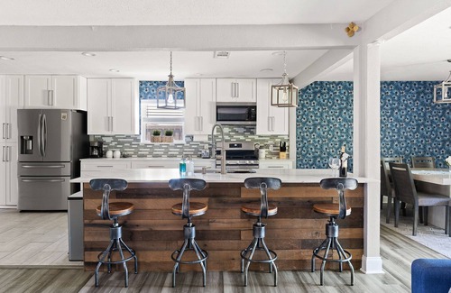 Northwest Dallas House | Sleeps 20 w Heated Pool & Billiards by DAL Airport