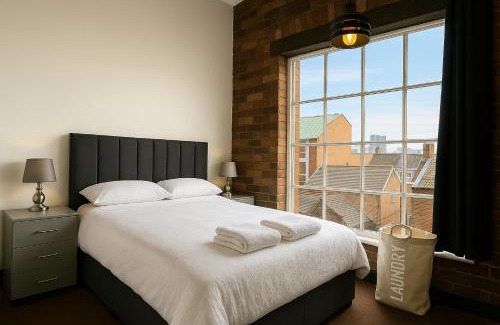 RopeWalks Apartment | Sleeps 6 -Cosy Retreat - Near Bars & Train!