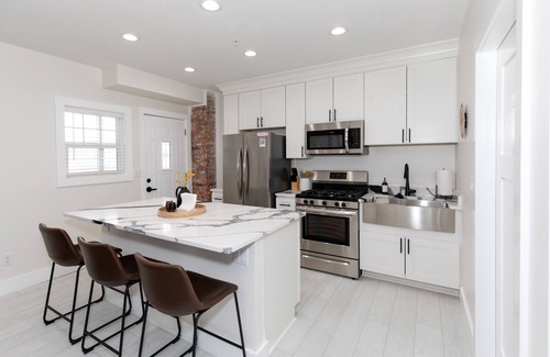 Sandusky Condo | Sleeps 6! Modern & Upgraded Boutique Condo