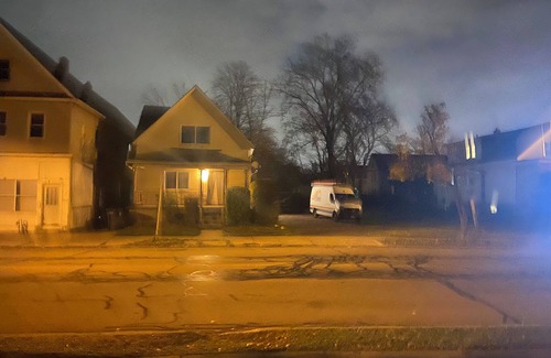 Buffalo House | Sleeps 8 , 6 minutes sabers stadium 15 min to Niagara Falls 20 bills stadium