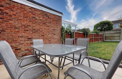 Feering House | Sleeps 8, Wifi, Whole House, Spacious, Refurbished