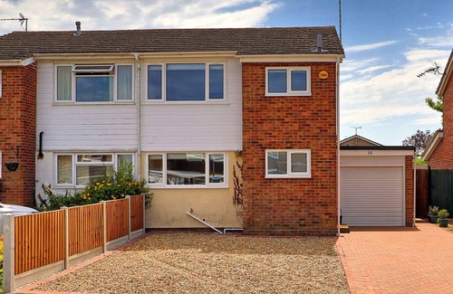 Feering House | Sleeps 8, Wifi, Whole House, Spacious, Refurbished