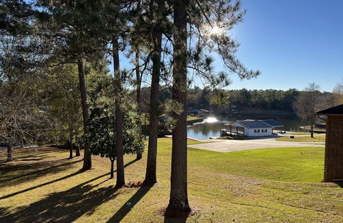 Negreet House | Sleeps up to 23! Next to Toledo Town