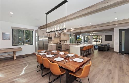 Summit Estates House | Slope Views, Game Room's, EV Charger's, and More!