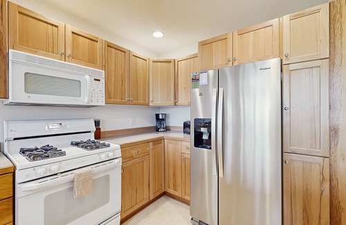 Saddle Ridge House | Slopeside townhome with ski-in/ski-out and private hot tub
