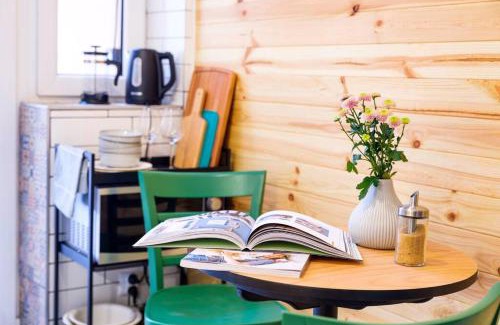 Piasek Południe Apartment | Small folksy studio Kochanowskiego St