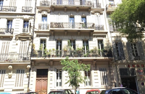 Saint-Charles Apartment | Small Haussmannian studio
