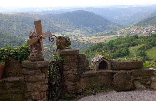 Castelnau-Pegayrols House | Small house in pretty medieval village near Millau