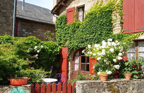 Castelnau-Pegayrols House | Small house in pretty medieval village near Millau
