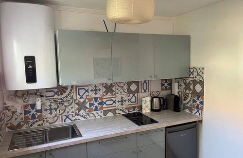 Sainte-Anne House | Small house in quiet, shady garden close to beaches and stadium