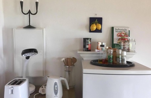 Meesiger House | Small house on the lake in Mediterranean style with its own jetty & small rowing boat!