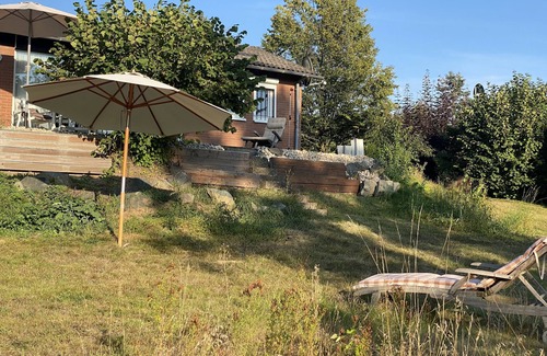 Wintersburg House | Small house with a large garden