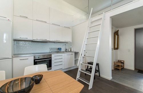 Svalnas House | Small modern own house, 300 m from station