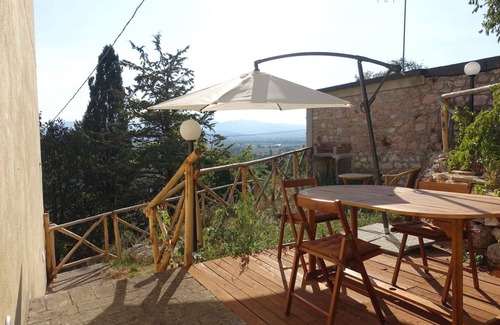 Bovara House | Small villa with views of the Umbrian valley