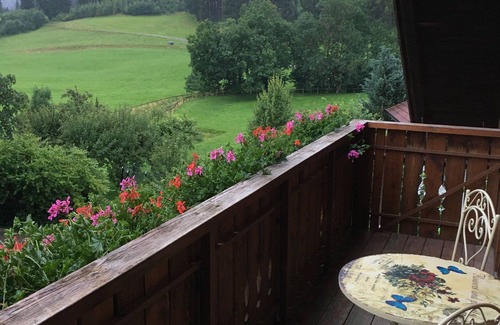 Eisenberg Condo | Small working dairy farm with vacation apartment in the Ostallgäu.