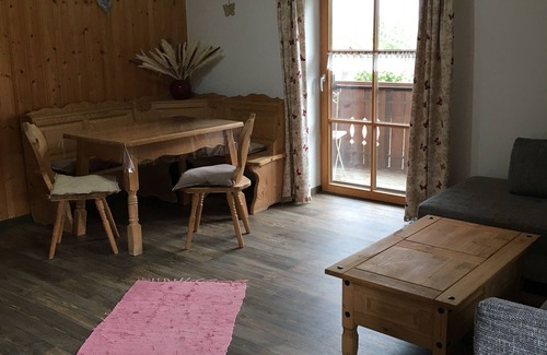 Eisenberg Condo | Small working dairy farm with vacation apartment in the Ostallgäu.