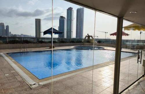 Al Khan Apartment | Smart Home Vacation Home- AYLA