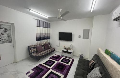 Al Maabilah Apartment | smart room
