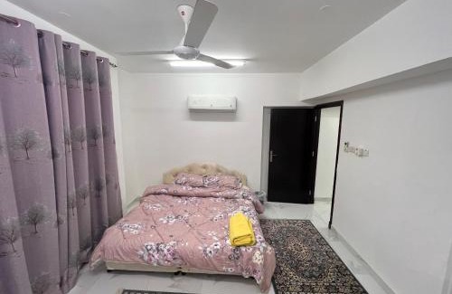 Al Maabilah Apartment | smart room