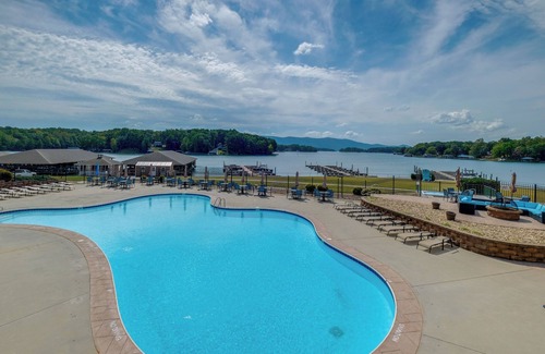 Smith Mountain Lake Apartment | Smith Mtn Lake Retreat: Indoor Pool/Hot Tub Access