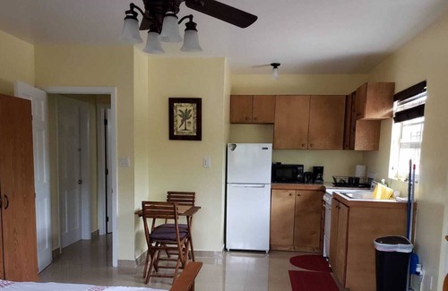 Leeward Settlement Apartment | Smith Oasis - Close to Kiteboarding and Long Bay Beach