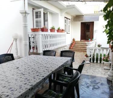 Rab House | Smještajni objekt Padovan