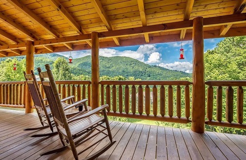 Waynesville Cabin | Smoky Mountain Dreams Luxury Log Cabin -mountains, creek, trail & playground.