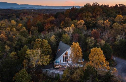 Sevierville House | Smoky Mountains Cabin with Lake Access and Game Room!