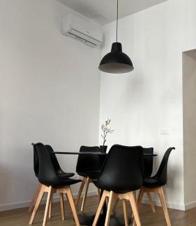 Barriera Vecchia-San Giacomo Apartment | Snapstay Trieste Centrale 6 Posti Letto