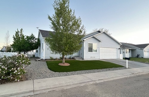 Montrose House | Sneffels House in Montrose, CO