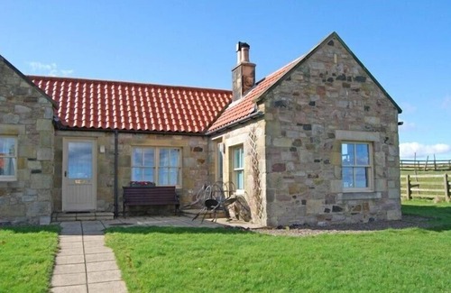 Newton by the Sea Cottage | SNOOK POINT COTTAGE, family friendly in Newton-By-The-Sea